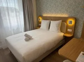 BRIT HOTEL CONFORT Roissy Saint-Witz