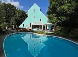 Riverside Retreat with Sauna & Hot Tub in Elora