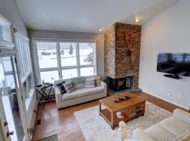 Woods12 Townhome Pet Friendly