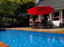 Porumbacu Mountain Views - Cabană cu Piscină