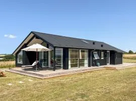 Awesome Home In Store Fuglede With Wifi