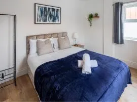 Spacious 2BR APT - Sleeps 5 - Private Parking