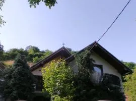 Spacious chalet in Sibiel with mountain and lake views + Jacuzzi