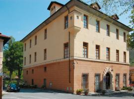 费斯切帕拉佐酒店，位于萨维尼奥内的酒店