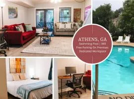 3-Bed Athens Getaway right near UGA with Pool and Parking and SmartTV