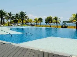 Endless Summer Seafront - 1BR Beach Resort Condo