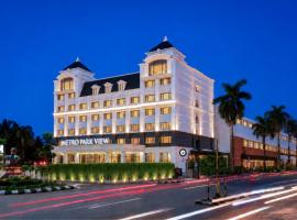 Metro Park View Hotel Kota Lama Semarang，位于三宝垄的酒店
