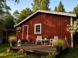 Schwedenmagie Exklusives Schwedenhaus am See mit Boot und Gästehaus