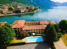 AQUARAMA - Lakefront Apartment with Pool Access