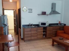 Bamburi Beach Studio Apartment B41，位于班布里的酒店