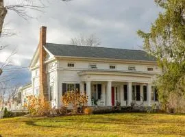Willow Brook - Historic Farmhouse with Fun Playroom