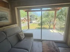 Chalet entièrement rénové avec grande terrasse