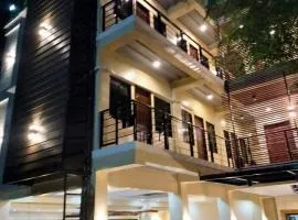 W Island Backpackers Inn