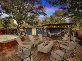 Vibrant House w Great Backyard Pool and Jacuzzi