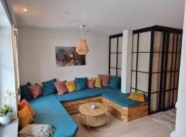 Central Modern Stay with Sauna