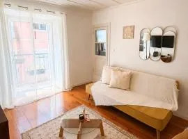 Central Lisbon Apartment Santos Walk to Cais do Sodré