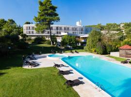 Valtur Baia del Gusmay Beach Resort，位于佩斯基奇的酒店