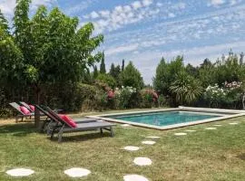 Holiday rental with pool in the Alpilles for 6 people