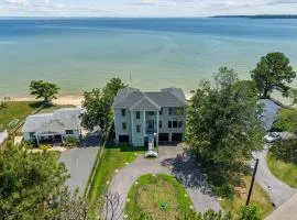 Luxury Chesapeake Bayfront Home w Private Beach