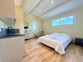 Studio indépendant dans la verdure