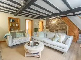 Cosy 2-Bed Home in Knaresborough by MCPI Hosting, Perfect for Families, Couples and Friends