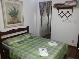 伊塔乌纳旅舍，位于萨夸雷马的酒店