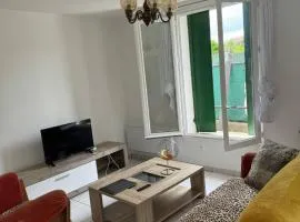 Ground-Floor Apartment With private Garden
