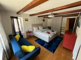Avenue 15 Boudry Suites and Studio