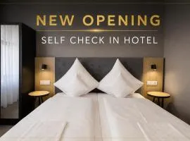 HI Grand City Hotel