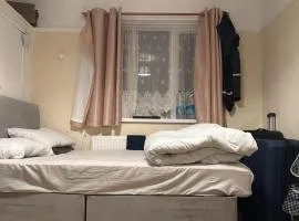 Spacious double room in a shared house