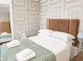 Modern 1BR Sleeps 4 Near Liverpool Centre