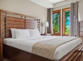 Spacious Getaway near Banff with Heated Pool