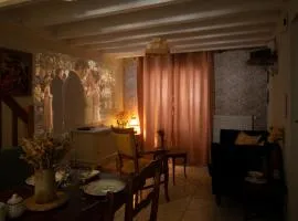 Le Logis des Fontaines - Au pied du Château