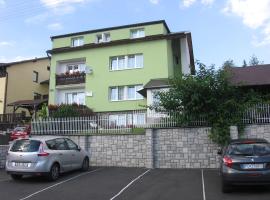 Penzión Závada，位于新里斯拉的酒店