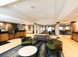 密尔沃基机场万豪费尔菲尔德客栈&套房酒店