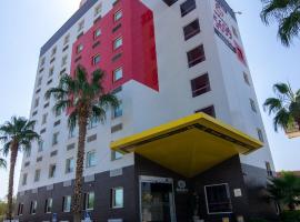 Hotel Hi ! Torreon Aeropuerto-Galerías，位于托雷翁的酒店