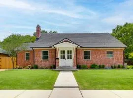 Walk to OU Campus! Centrally Located Gem in Norman