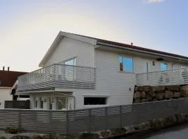 Romslig leilighet nær Preikestolen