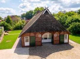 FH Luhe-Hof - Historisches Reetdachanwesen