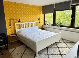 Modernes privates Gästezimmer in Hannover mit eigenem Bad & Terrassen Nutzung