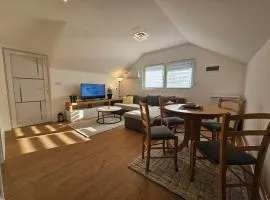 Airport Apartment II