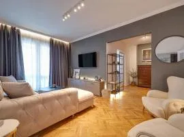 Grand Suborna Retreat - Premium Stay by the Presidency