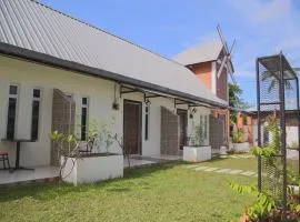 Belukar Lodges Private Homestay