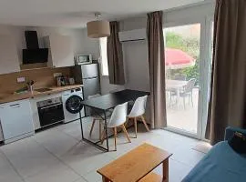 Charmante maison climatisée avec piscine