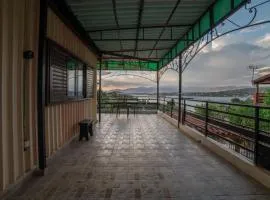Beutiful view Cosy House with Starlink internet