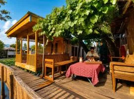 Veena Palace Group Of Houseboats