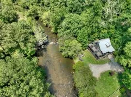 Troutlandia Pet Friendly Fish From Cabin Hot Tub
