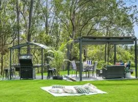 Scenic Rural Retreat, foothills of Mt Mee Qld AU