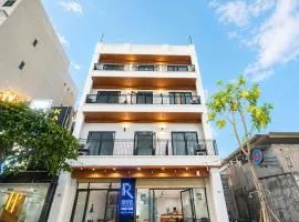 KHÁCH SẠN R Hotel