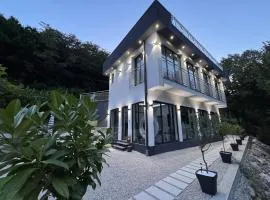 Villa Happiness